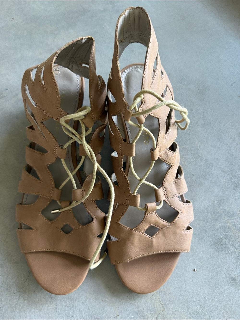 Franco Sarto Women’s Tan Lace-Up Cutout Wedge Sandals size 10 - Picture 6 of 9